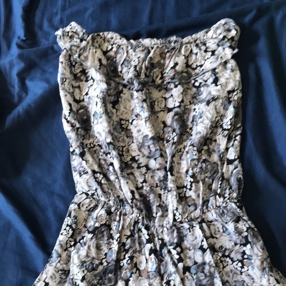 Strapless ruffle romper - Picture 3 of 4